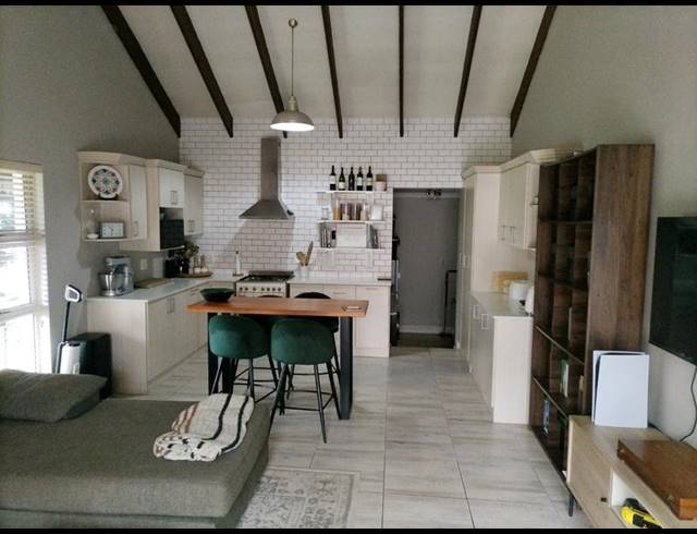 2 BEDROOM PROPERTY TO RENT IN OLYMPUS AH